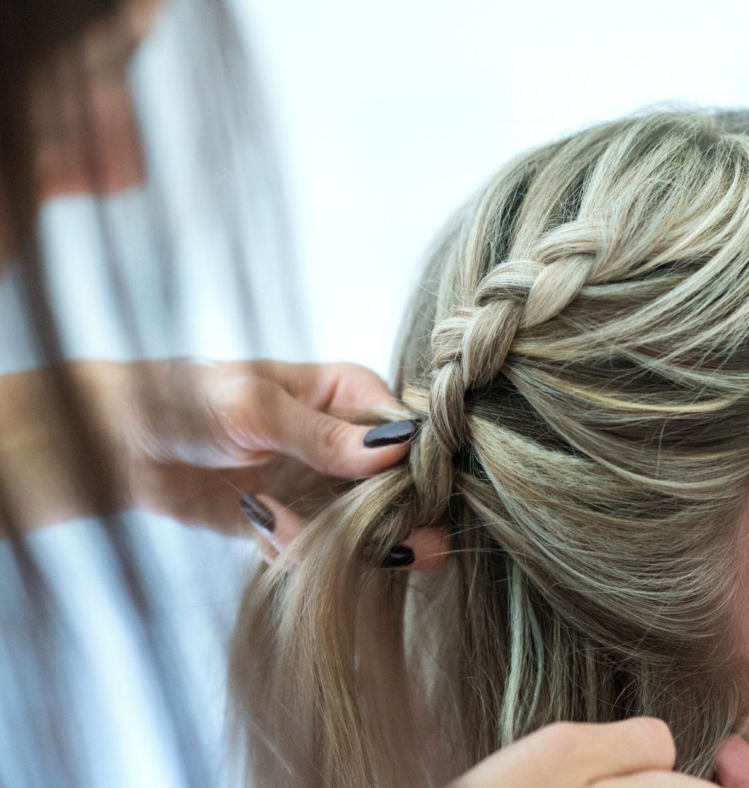 closeup-of-professional-hairdresser-hands-doing-be-2025-03-07-13-34-32-utc closeup-of-professional-hairdresser-hands-doing-be-2025-03-07-13-34-32-utc